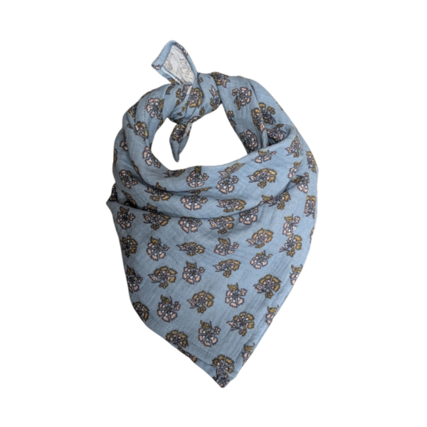 Foulard bleu en gaze de coton