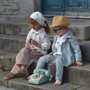 pantalon gris en lin 2/4 vu sur le côté