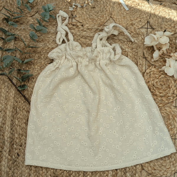 robe blanche pour enfant
