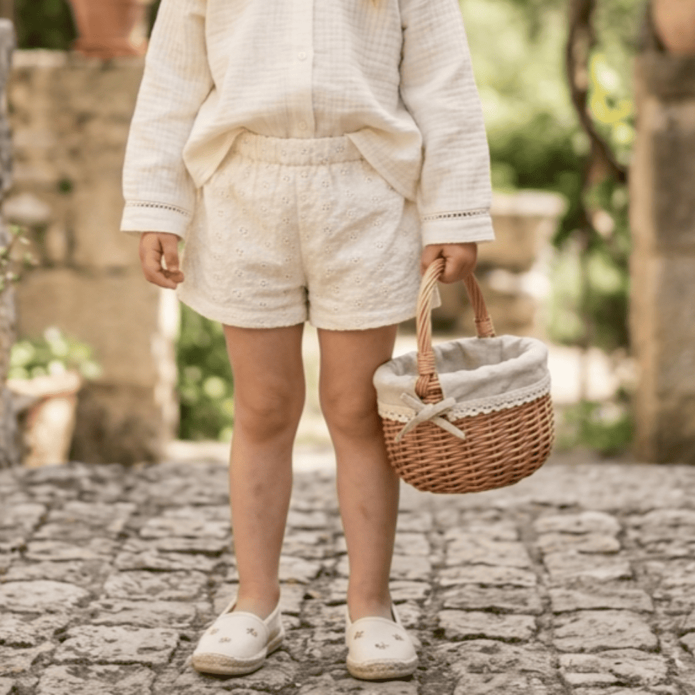 Short fille brodée en gaze de coton brodé écru